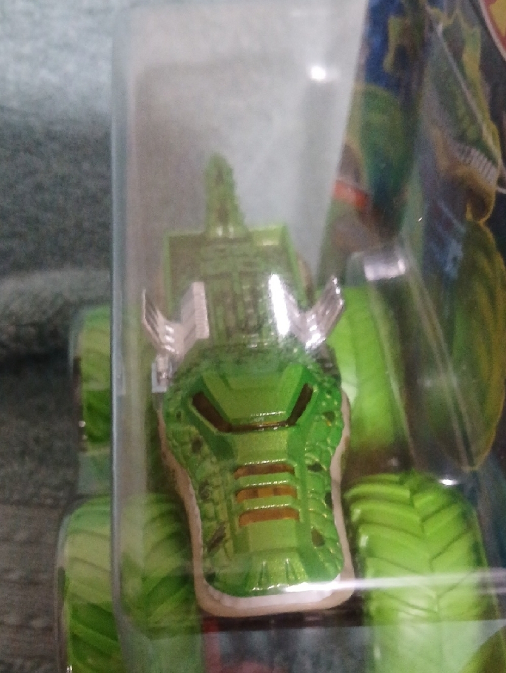Monster Trucks Crocovile - Green Hot WHEELS Truck - Picture 4 of 5
